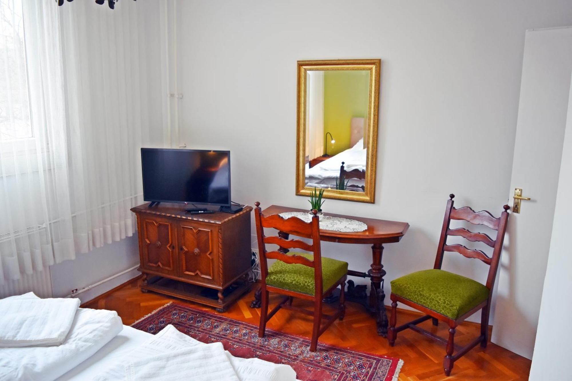 Belvarosi Classic Apartman 85 Square Meters Szombathely Exteriér fotografie