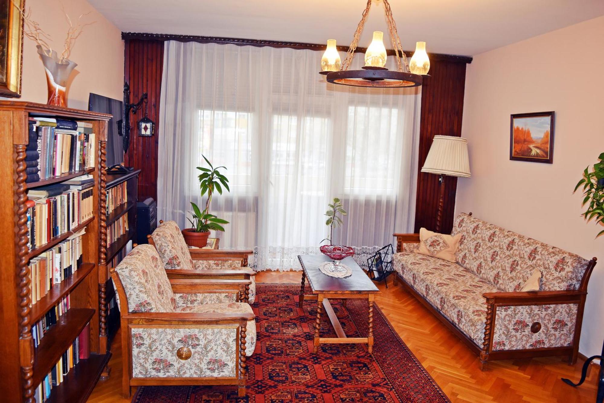 Belvarosi Classic Apartman 85 Square Meters Szombathely Exteriér fotografie